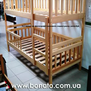 Продам двохярусне дерев’яне ліжко з ортопедичними матрацами