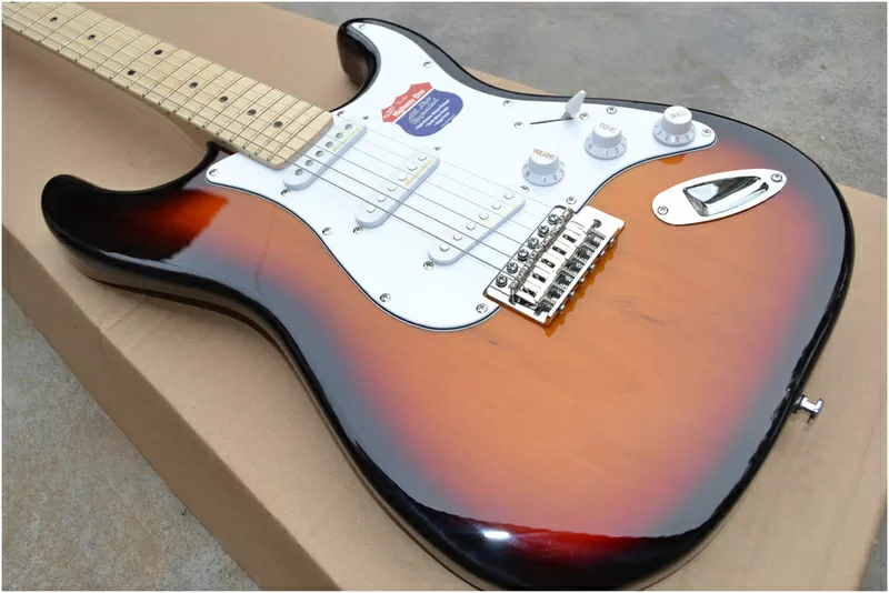 Fender Stratocaster Custom Classic 2