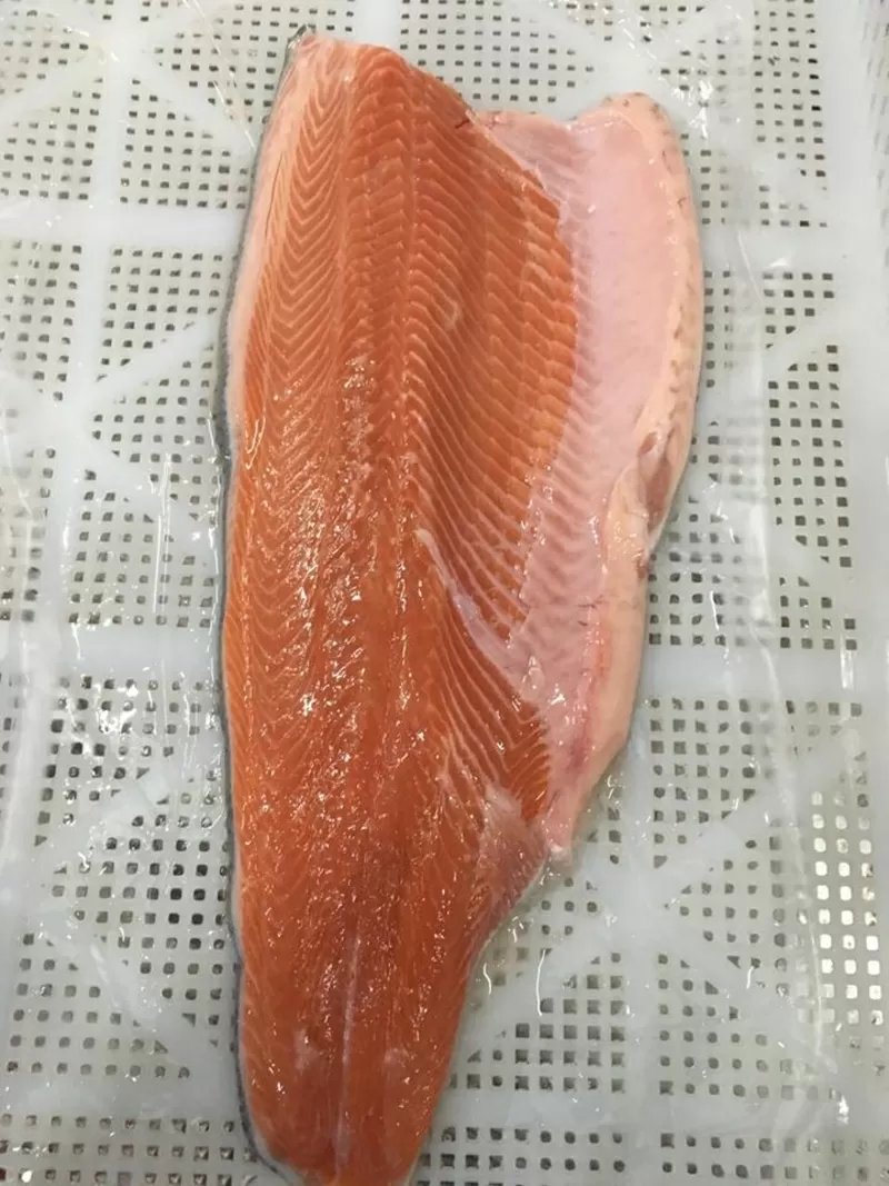 Рыба свежемороженая,  икра лососевая красная,  опт 5