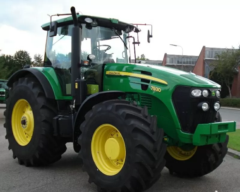 Трактор John Deere 7930